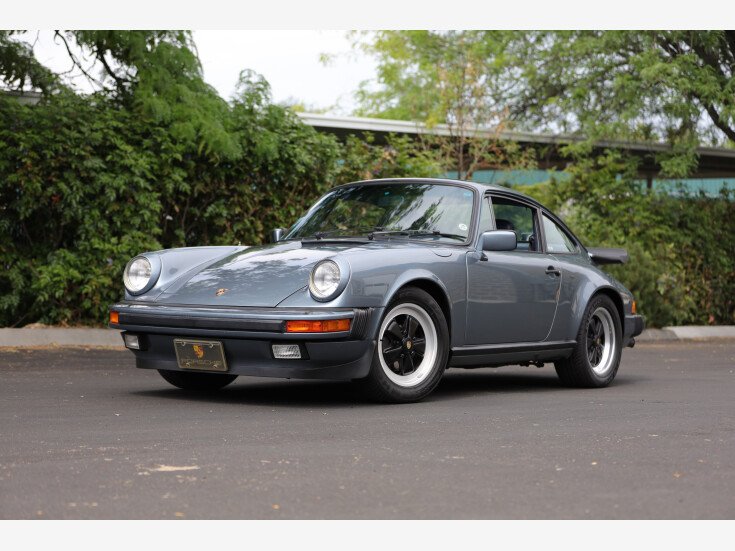 Thumbnail Photo undefined for New 1984 Porsche 911 Carrera Coupe